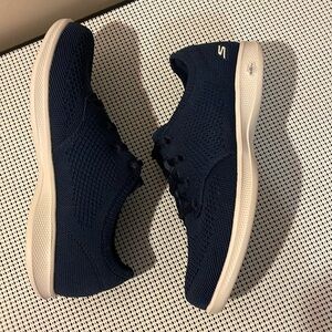 Sketchers On-The-Go Navy slip on sneakers